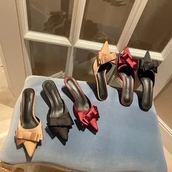 2021 Нови полуприцепные дамски обувки на тънък ток, с остри пръсти, модни обувки на висок ток с лък в стила на Жокера